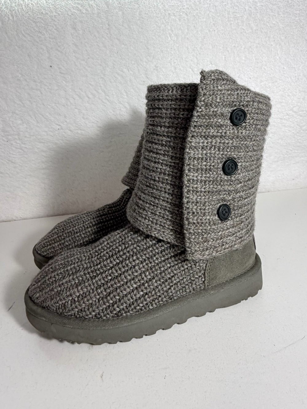 UGG Classic Cardy Knit Wool Blend Gray Women’s Boots Size 6 Short or Tall looks